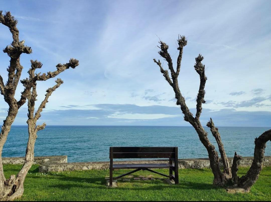 Apartamentos Mar Y Ola 1 Posada De Llanes Eksteriør billede